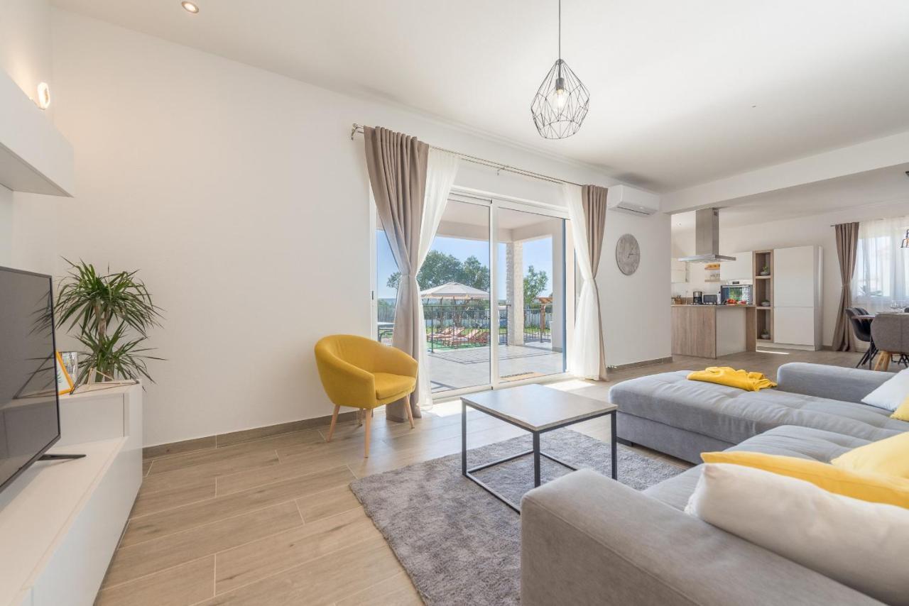 Villa Tara Zadarvillas Tinj ภายนอก รูปภาพ
