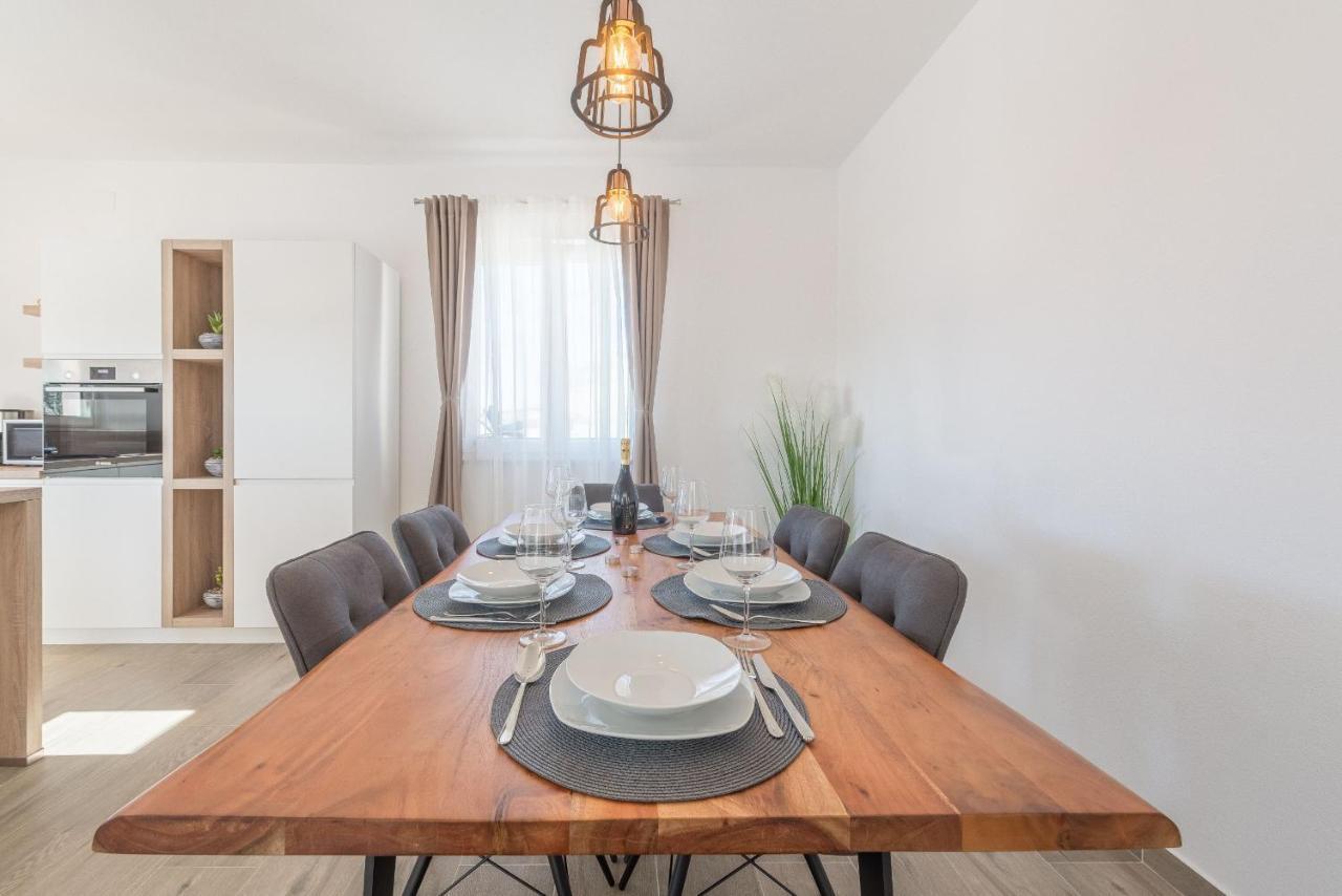 Villa Tara Zadarvillas Tinj ภายนอก รูปภาพ